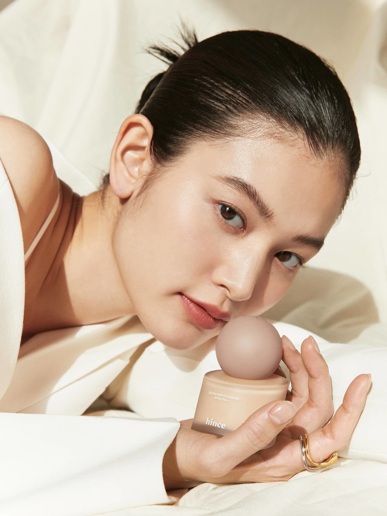 Second Skin Foundation - Image 3